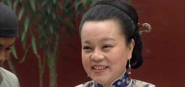 甄嬛传：安陵容进宫是萧姨娘陪着，后来她去了哪？女人不易啊|针线活|好姐妹|安比|小姨|千山万水_新浪新闻