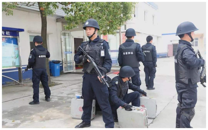 运钞车押运员拿的枪,到底是什么枪?是真的吗?