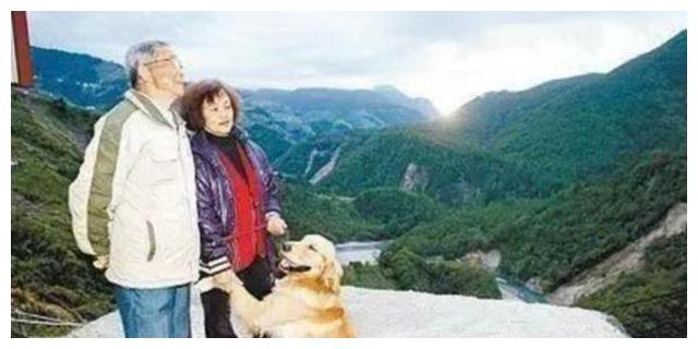 张雨生去世10年后女友才走出悲痛,如今只有母亲孤独的守着墓园|天天想你_新浪财经_新浪新闻