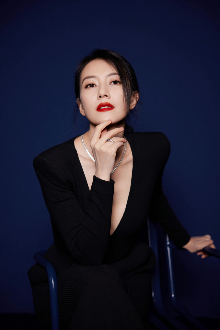 高圆圆出席尚美chaumet巴黎tiaradream展览开幕活动