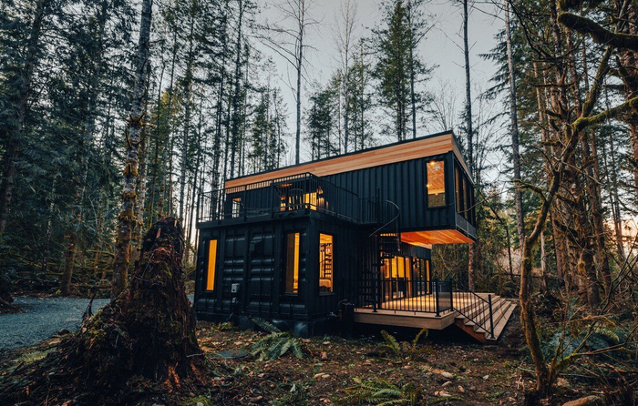 森林深处的豪华集装箱旅居体验__财经头条