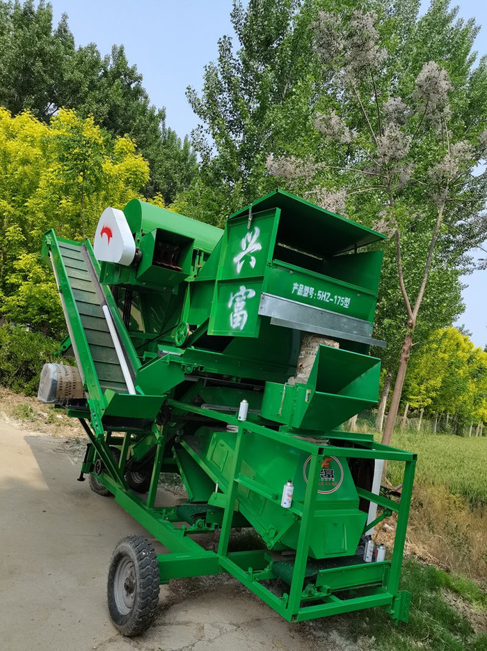 兴富农业机械花生摘果机:秋收好帮手,让摘果效率翻倍