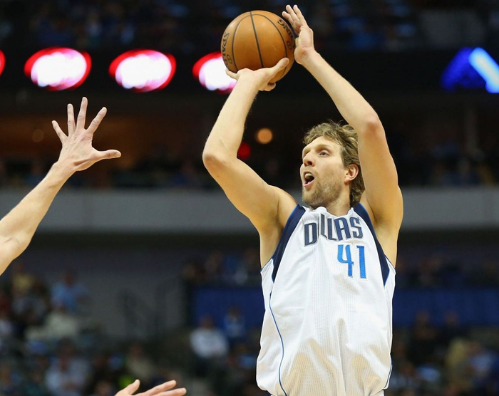 诺维斯基的职业生涯充满了传奇色彩.作为一名身高达到2.