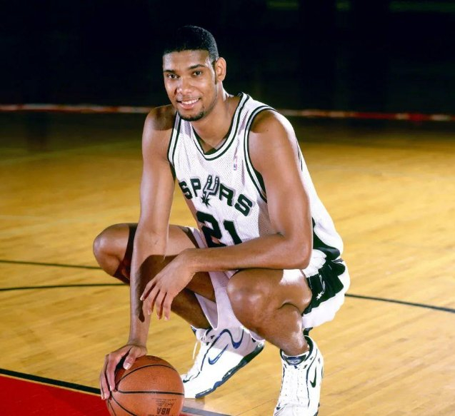 邓肯是nba历史上最强的防守球员之一,生涯没拿过最佳防守球员|邓肯