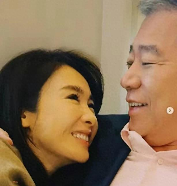 马廷强长相敦厚被赞罕见,没像刘銮雄刻意炫耀,引起网友热议