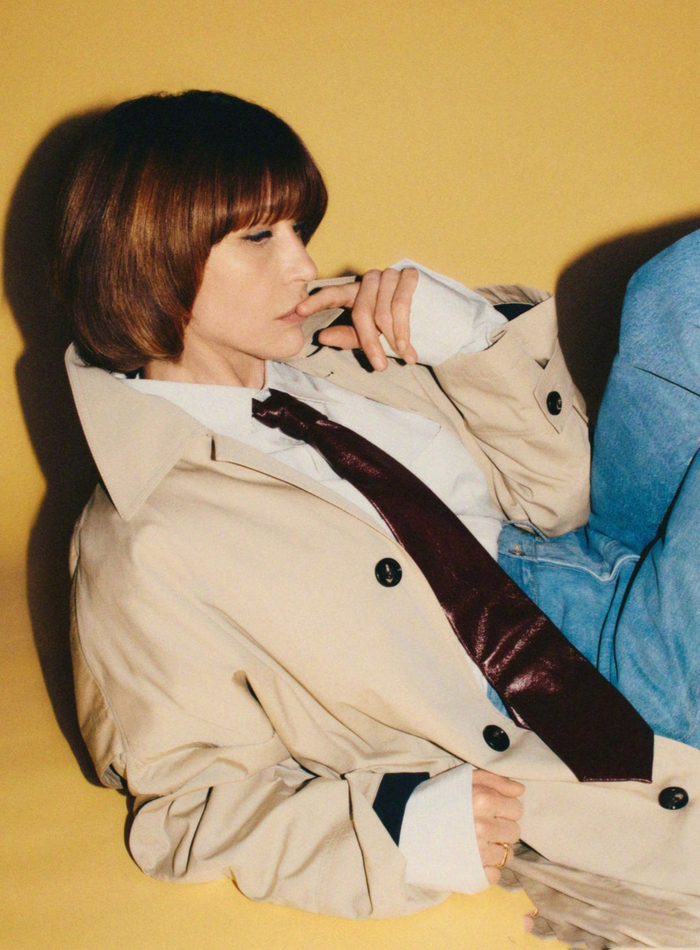 法国版vogue四月号演员sophiemarceau亮相封面大片