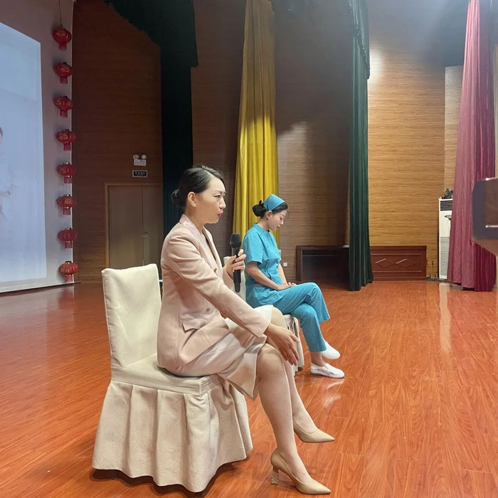 "礼"遇天使  淮滨县人民医院开展护理礼仪培训