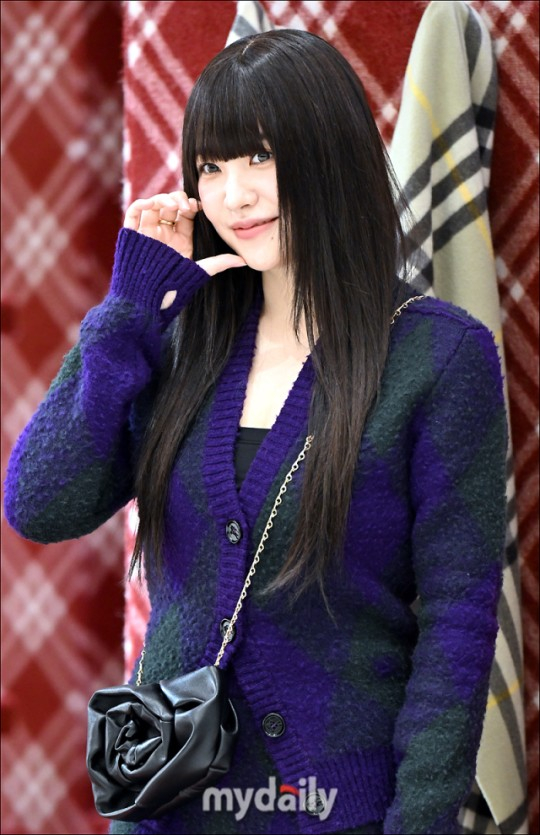 redvelvet成员yeri与newjeans成员danielle出席品牌活动