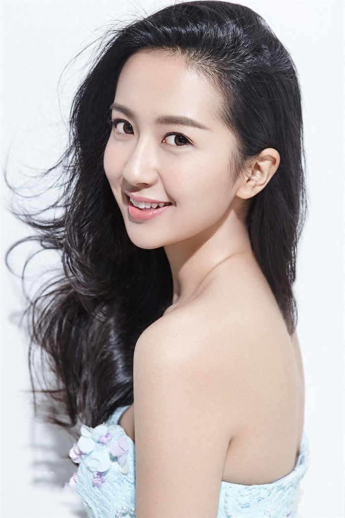 女演员许龄月:身材高挑,清纯可人!