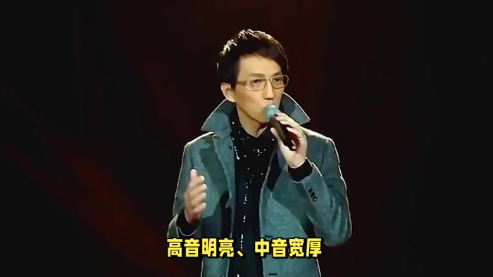 袁咏仪张智霖深圳演唱会秀恩爱,结婚年仍甜如初恋