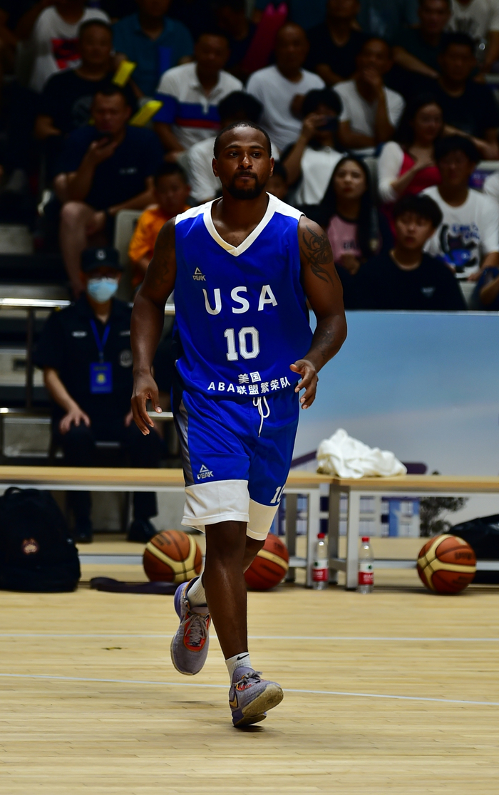 影像记忆2023国际篮球明星挑战赛之进场美国队10号