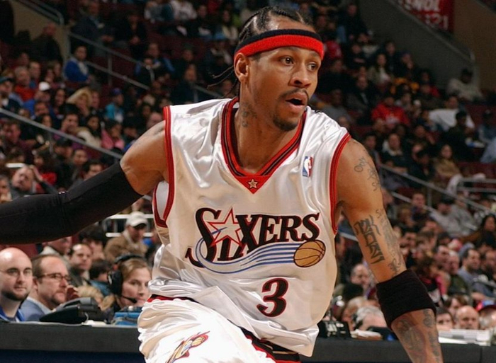 艾弗森被称之为最强的矮个子巨星,183的身高差点掀翻