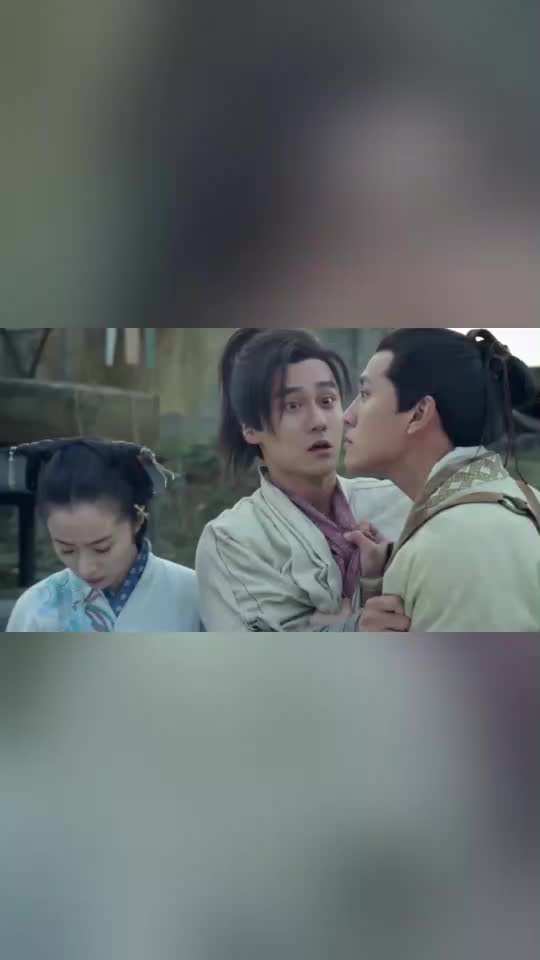 秦时明月:村民火烧蛊娘,哪想她放出红烟,转眼间就跑掉了