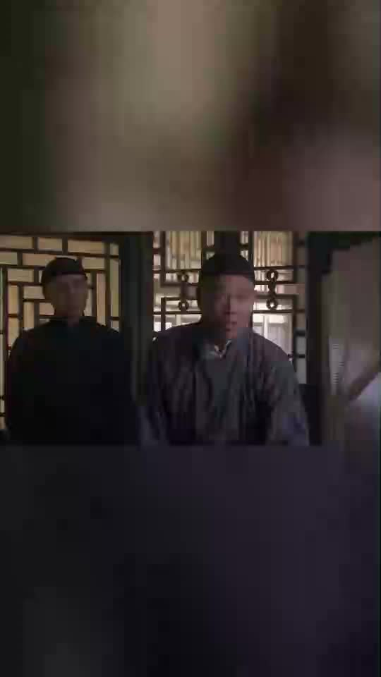 茶馆:王利发不停奉承,拿着假药丸,欺骗庞太监放人