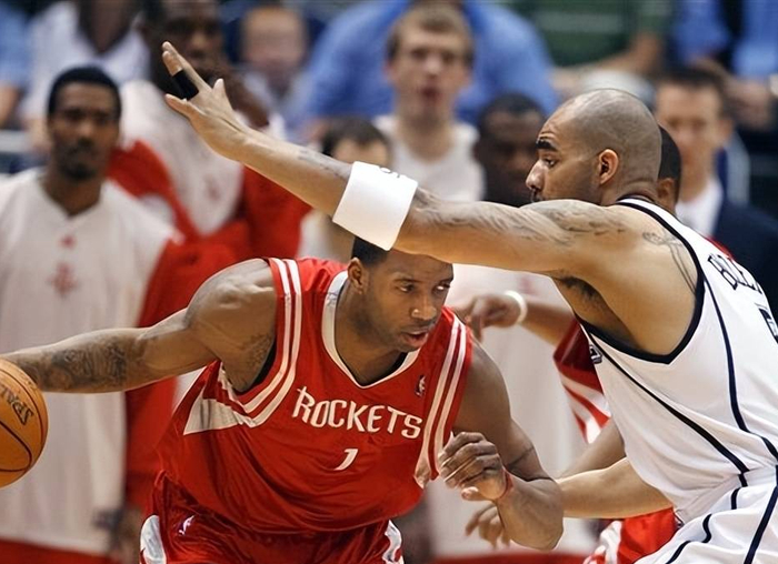 为何麦迪职业生涯无法带队突破季后赛超巨身份的最大争议点