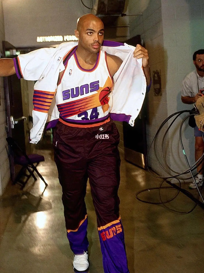 空中飞猪巴克利那个亲吻驴屁股的名嘴生涯221分117个篮板