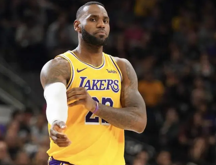 詹姆斯率队重返前八库里高效发挥NBA最新排名见证巨星影响力