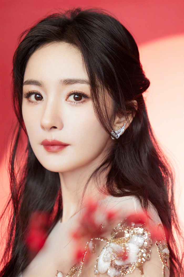 杨幂小年夜造型georgeshobeika2023秋冬高定