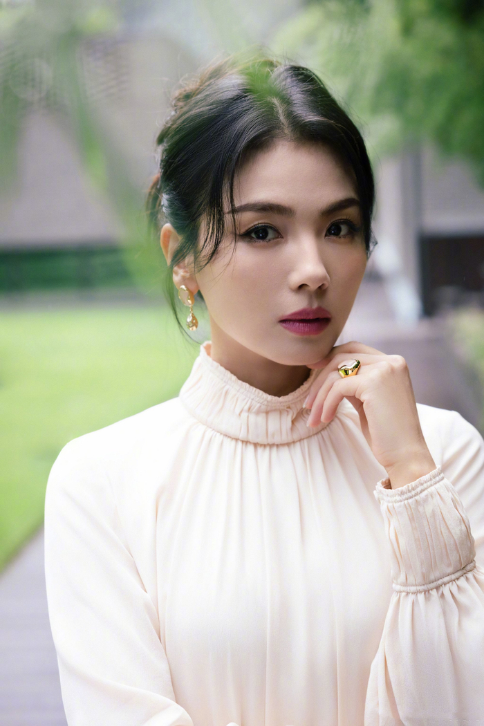 刘涛今日现身成都参加chloé精品店开幕活动