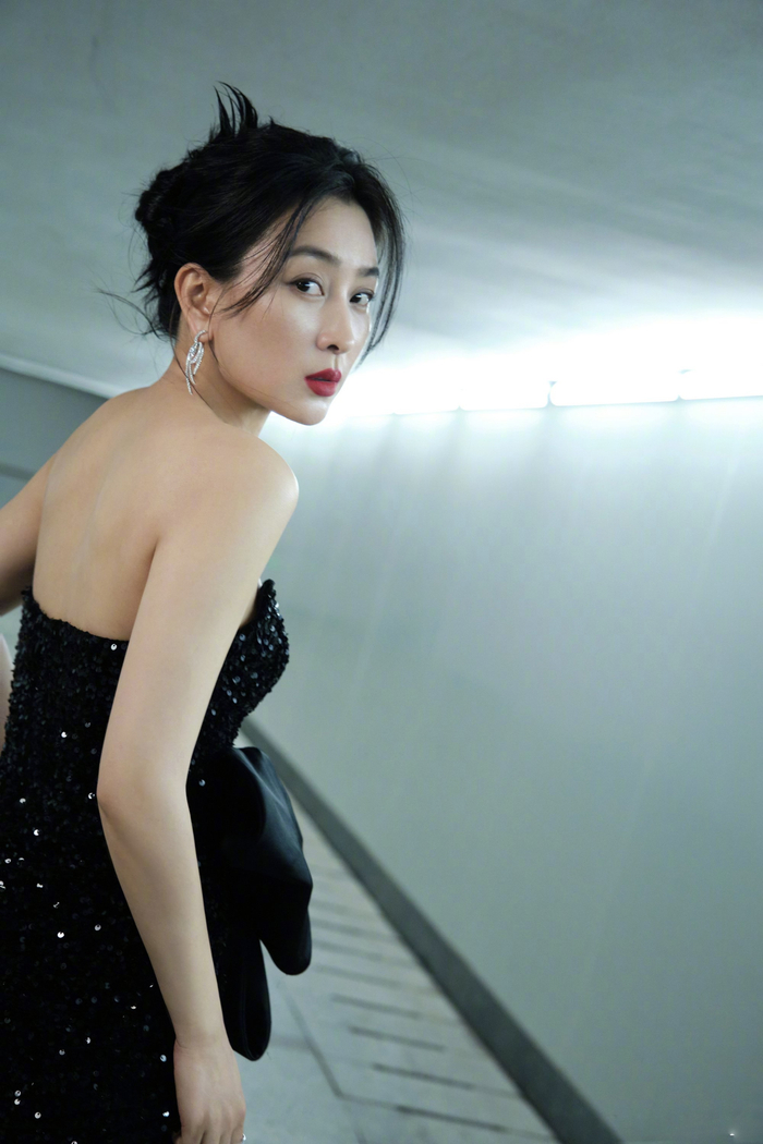 马苏今日现身第36届中国电影金鸡奖闭幕式