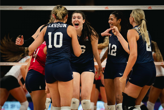 加拿大女排4局送33分!积分仅差0.22分被荷兰反超,美国主力回归