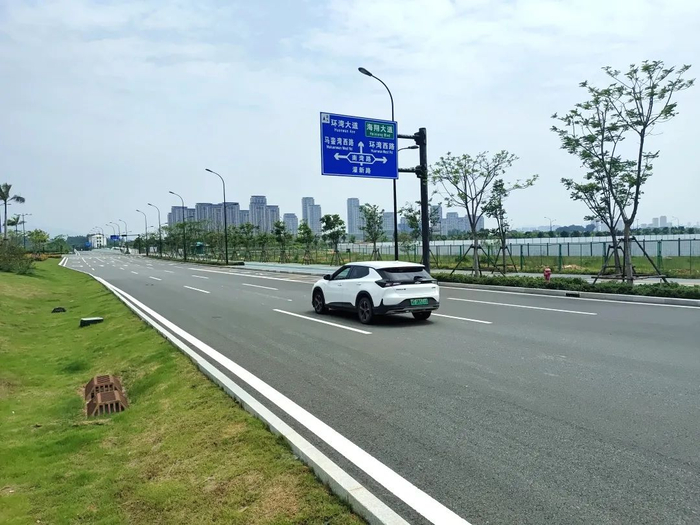 厦门这里双向八车道!
