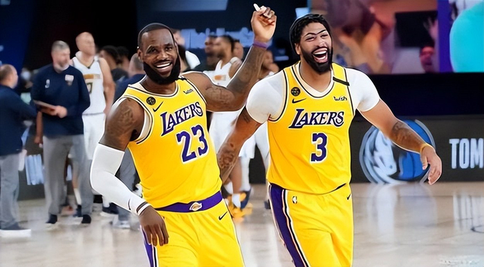 美媒献计湖人7换1里夫斯成交易筹码今夏可追求特雷杨