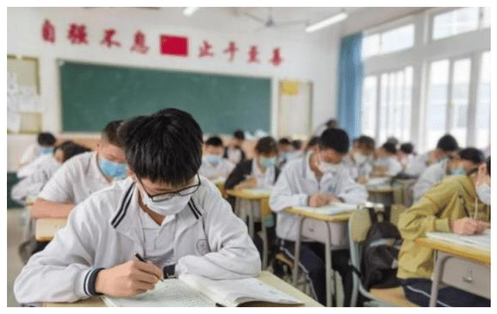重点高中“普通班”,和普通高中“尖子班”,差距不是一星半点