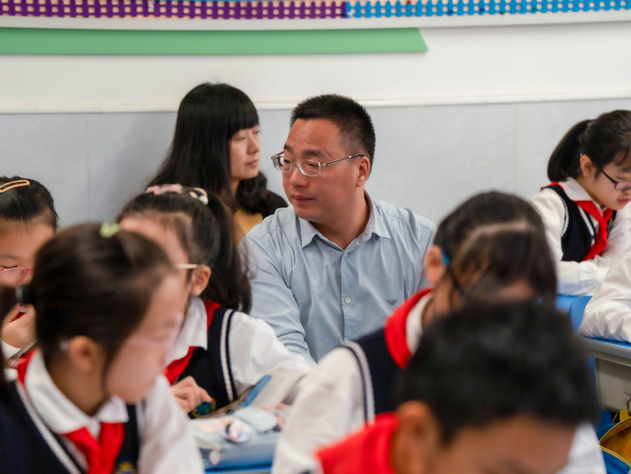 章献明 杭州市余杭区未来科技城海创小学校长,正高级教师刘力 浙江