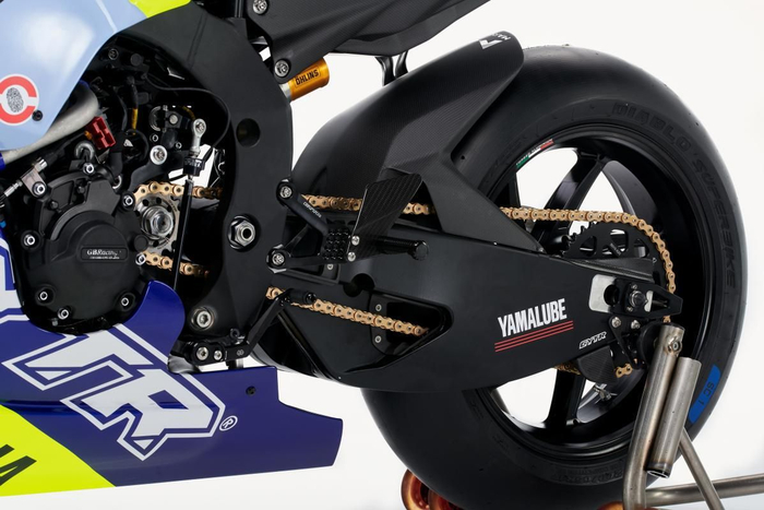 雅马哈R1 VR46版发布:向永远的传奇罗西致敬__财经头条