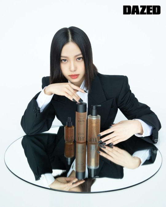 韩国女艺人高敏诗最新杂志写真曝光