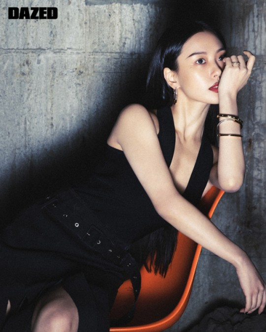 韩国女艺人高敏诗最新杂志写真曝光