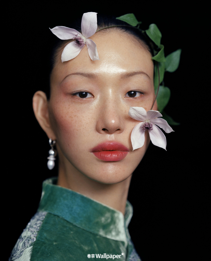 《卷宗 wallpaper*》十月刊,韩国超模 sora choi 亮相封面