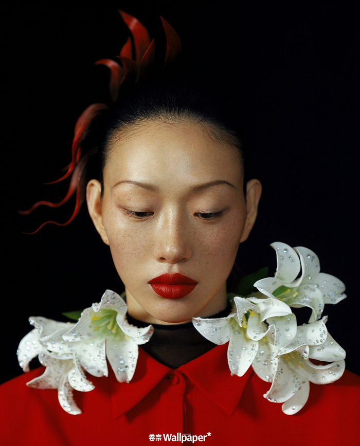 《卷宗 wallpaper*》十月刊,韩国超模 sora choi 亮相封面