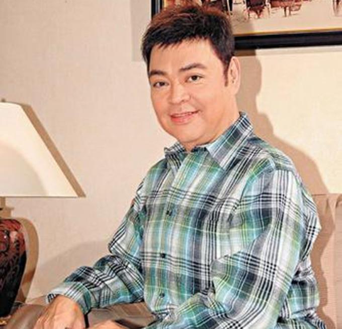 64岁张伟文坐轮椅出行,记忆力衰退已入住养老院,儿子长居国外