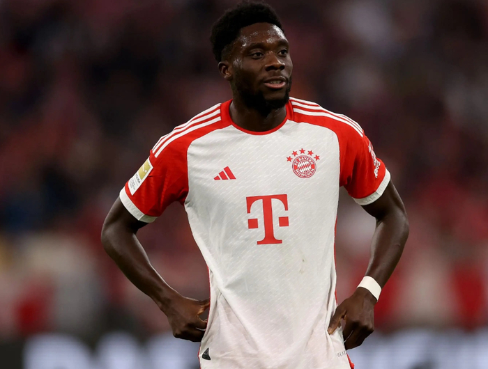 戴维斯这次索要2000万欧元的工资,也实在是狮子大开口,拜仁内部是无法