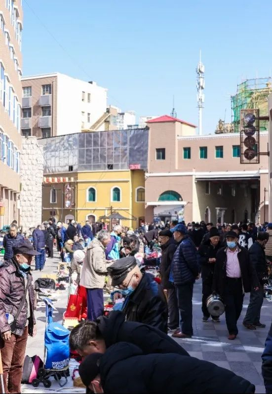 图|@爱尚台东步行街昌乐路文化市场内除了日常经营音像图书,古玩字画
