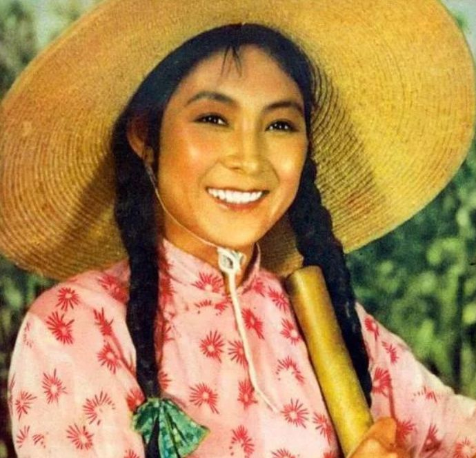 50、60后最怀念的老照片：美女女知青没有化妆，纯自然的美