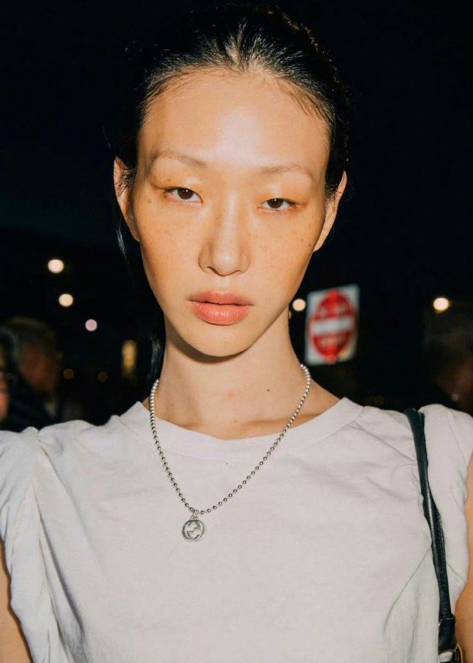 韩国超模崔素拉官宣签约国内经纪公司火石文化