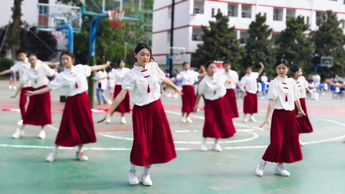 图组:剑门关高级中学举办高中20年发展成果汇报会之学生才艺展示