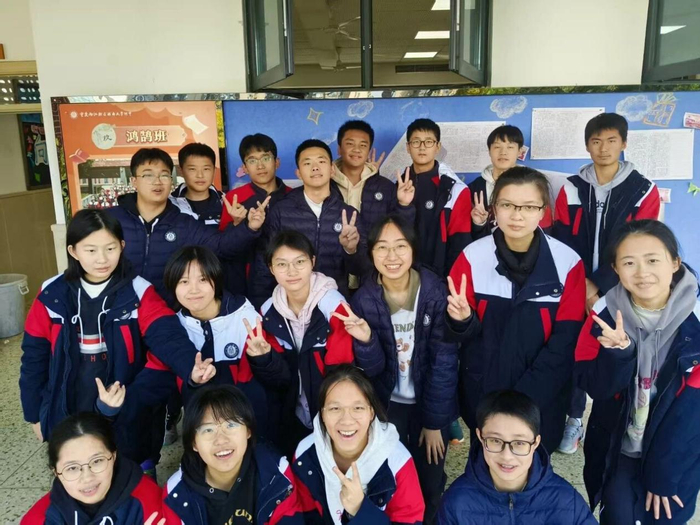 重庆两江新区西南大学附属中学校高2027届篮球联赛圆满落幕|重庆市|学子|附中|战队_新浪体育_新浪新闻