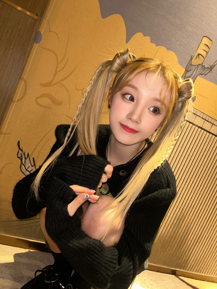 宋雨琦双马尾造型化身甜蜜芭比少女风满满