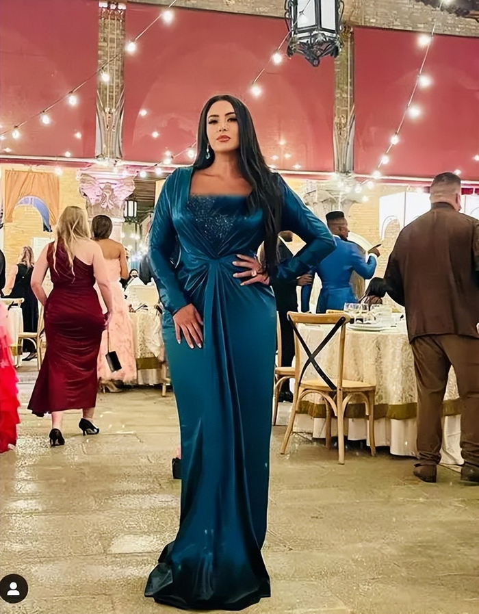 40岁瓦妮莎身材火辣,近照大秀傲人身姿!