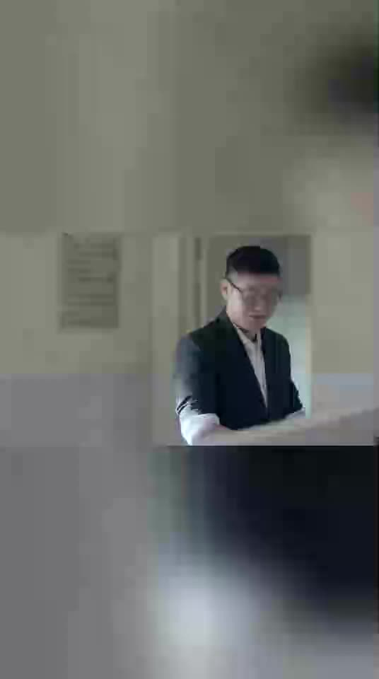 鸡毛飞上天:就因为,你这个袜子是玉珠牌的