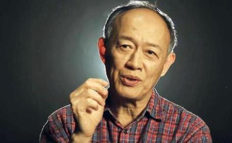 老戏骨金士杰,娶小25岁美娇妻,60岁喜得龙凤胎,向现实妥协