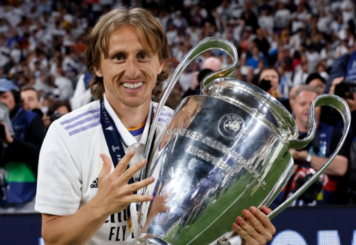 再见梅西皇马中场拒绝离队无缘加盟迈阿密莫德里奇态度坚定