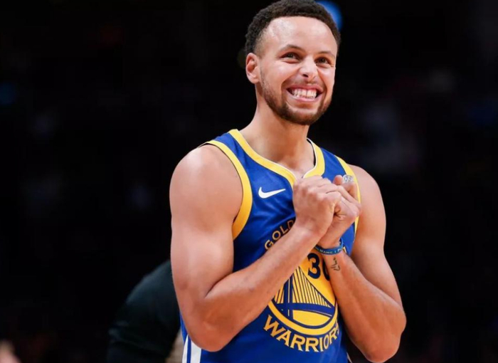 勇士队库里三分绝杀破纪录赛后深情致辞感动全场观众