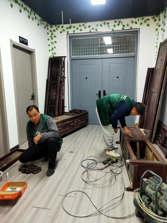 广州红木家具维修的简单介绍 广州红木家具维修的简单

先容
（广州红木家具维修师傅） 家具