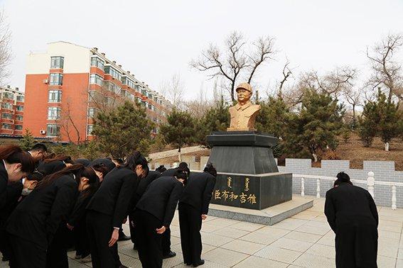 前郭县烈士陵园人物图片