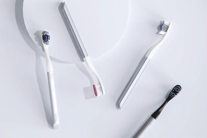 改进的智能遥控器工业设计采取人体工程学和直观的设计
